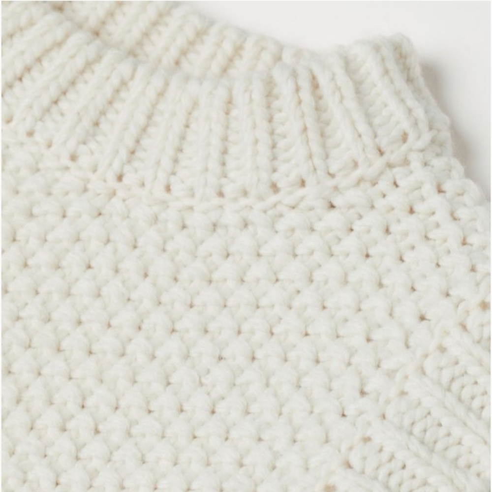 ⛔SOLD⛔🆕️ NWT H&M Knit Sweater Vest in 'White' - Picture 4 of 14